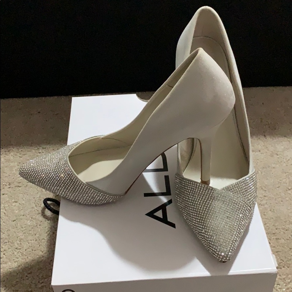 Heels - Picture 2 of 3